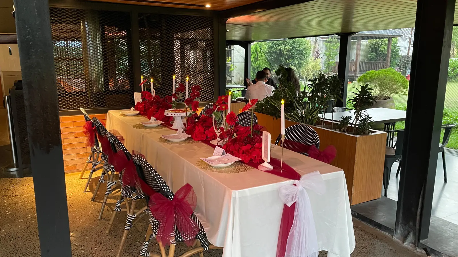 Red & White Premium